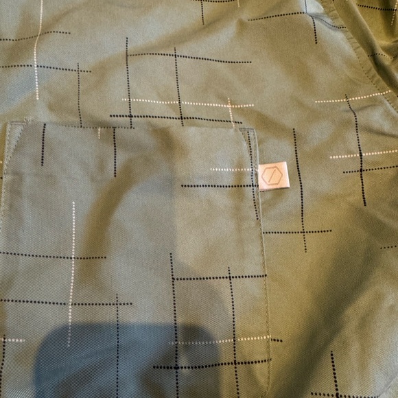 Relax fit, pale green shirt - Picture 2 of 4